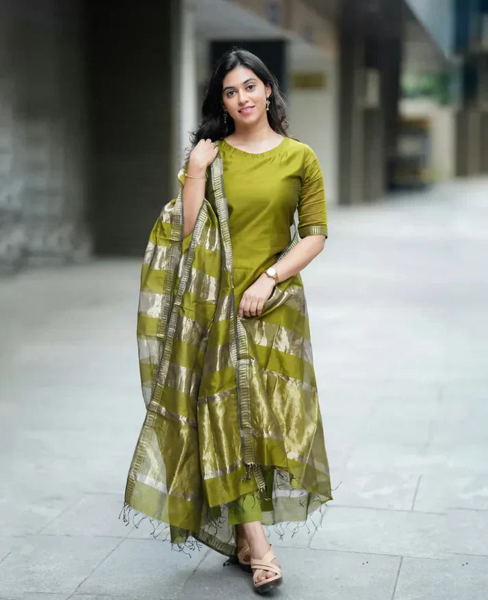 Akira kurti set