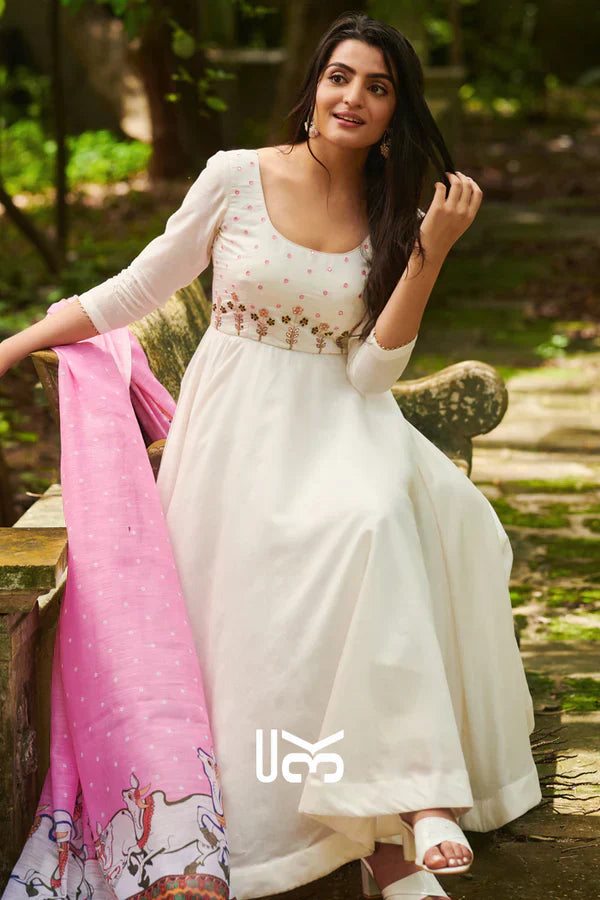 Pearl Pichwai Suit Set