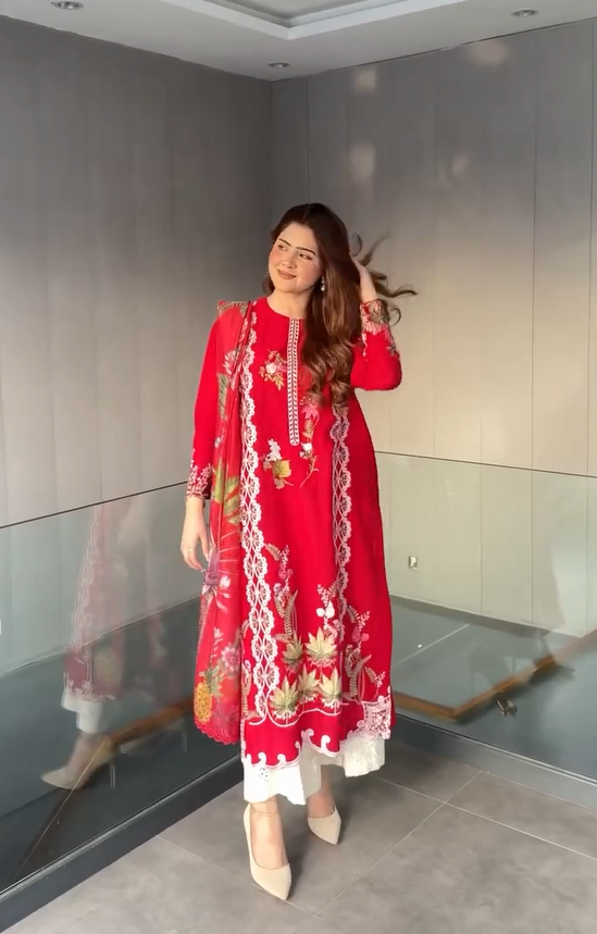 Saira Shakira Bloom Luxury Lawn