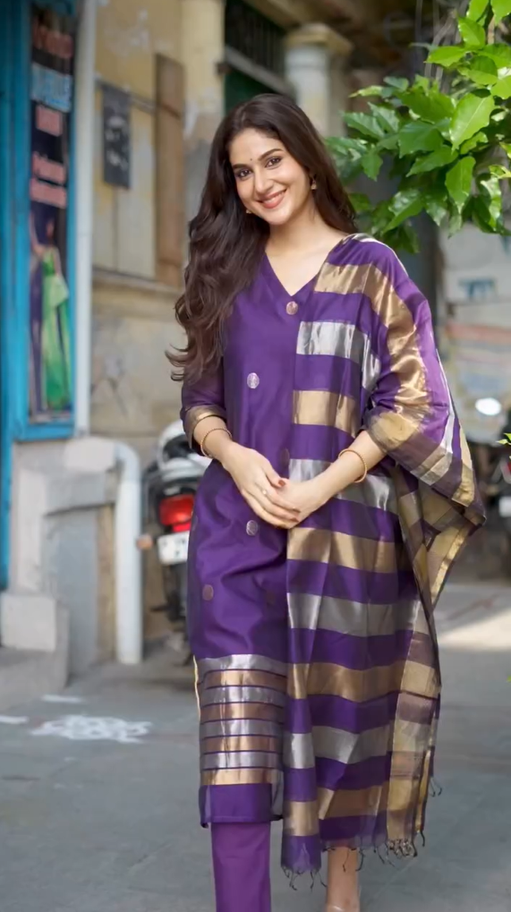 Shamukhi Kurta Set