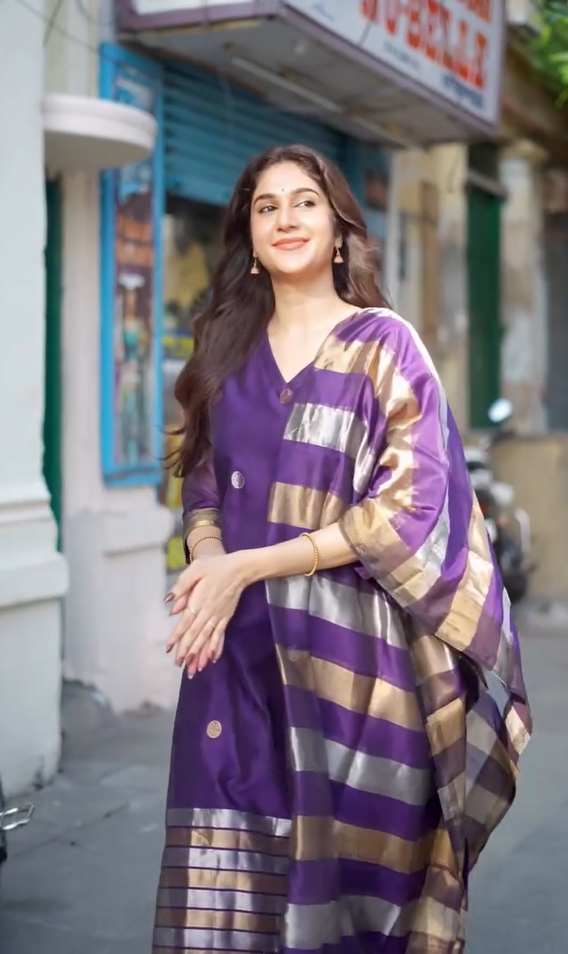 Shamukhi Kurta Set