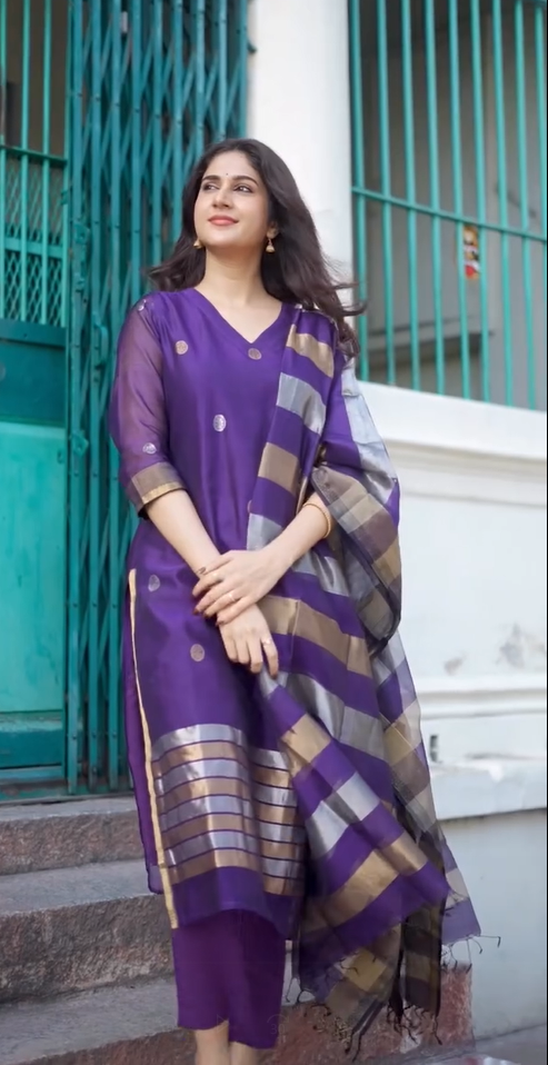 Shamukhi Kurta Set