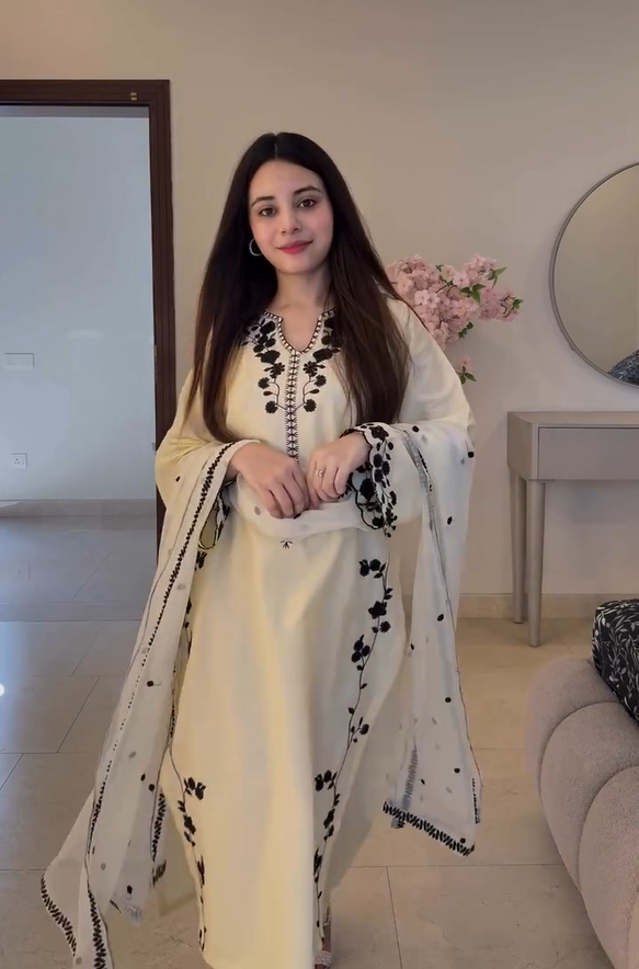 Women's Salwar Suit Embroidered Round Neck Silk